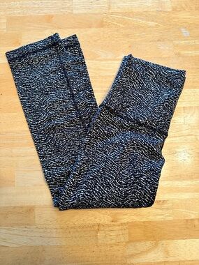 Lululemon leggings size 4